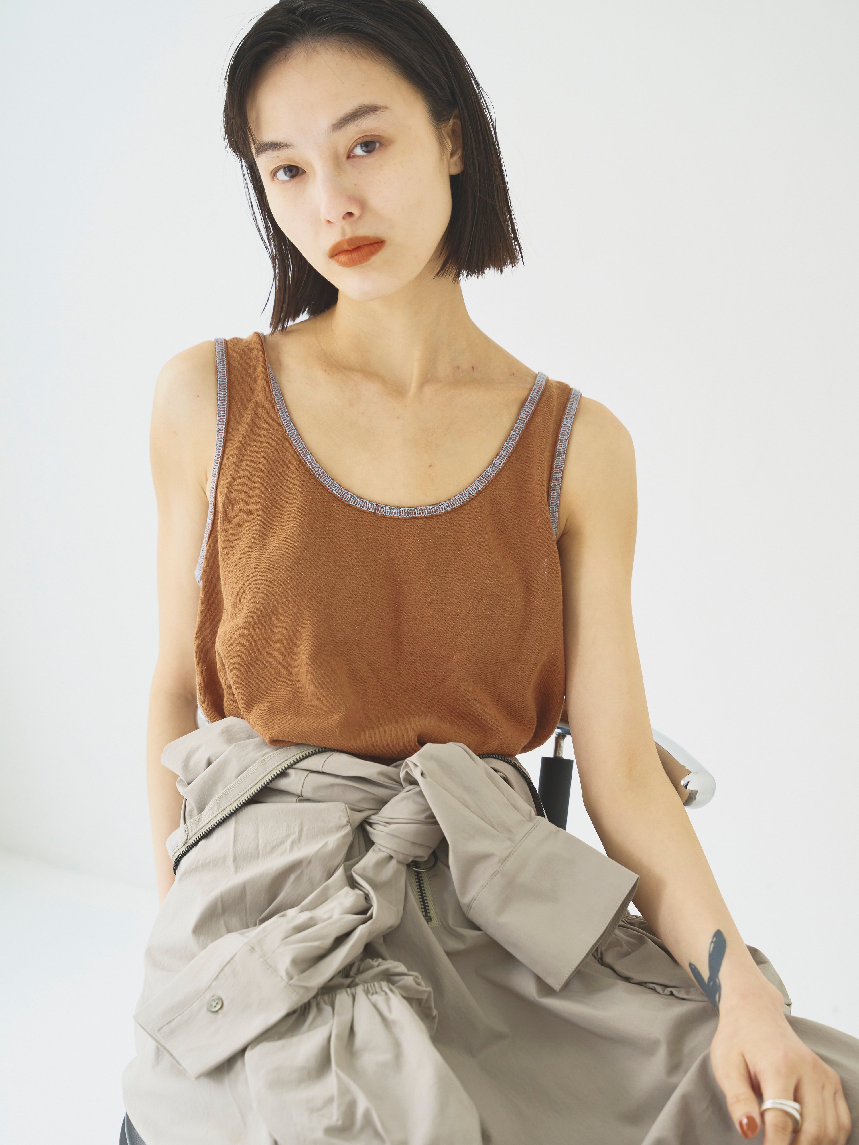 新品未使用⭐︎nala⭐︎v cut one peace Front Zip Onepiece | aluna