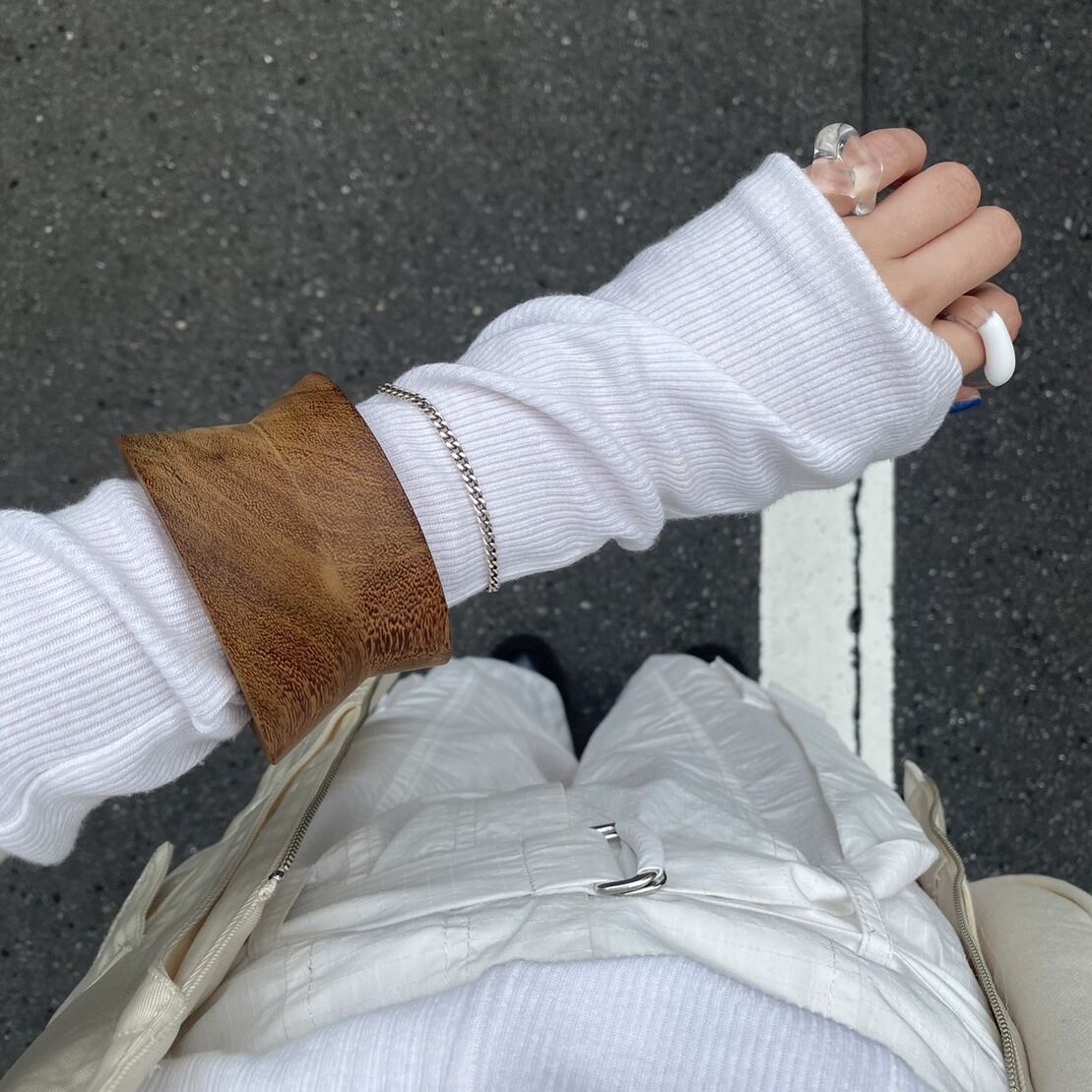 dent wood bangle / brown | yurikaakutsu dent wood bangle / brown | yurikaakutsu