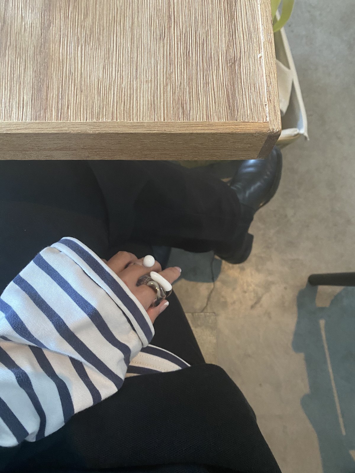 oi /white | yurikaakutsu