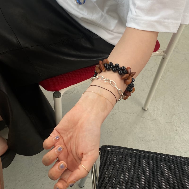 Moment to moment bracelet | yurikaakutsu