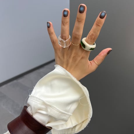 window glass ring green