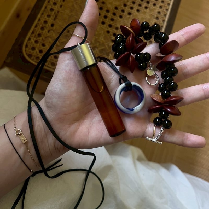 Moment to moment bracelet | yurikaakutsu