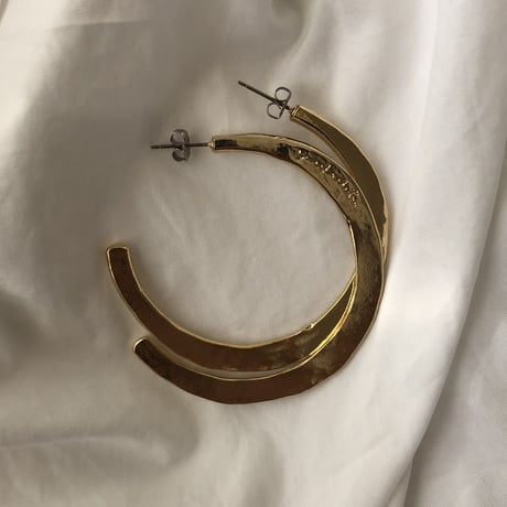 S ____ 001 . light gold hoop
