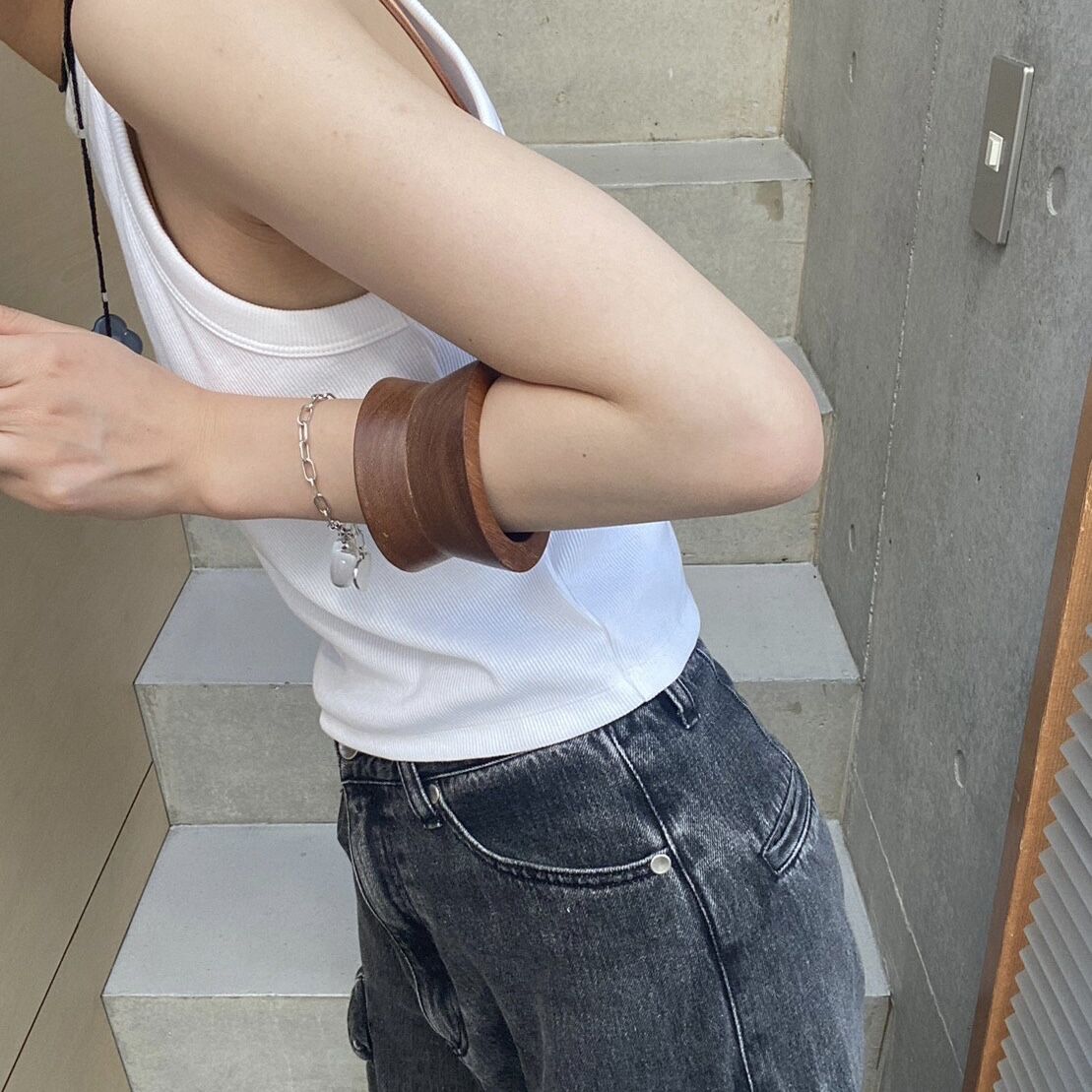 dent wood bangle / brown | yurikaakutsu dent wood bangle / brown | yurikaakutsu