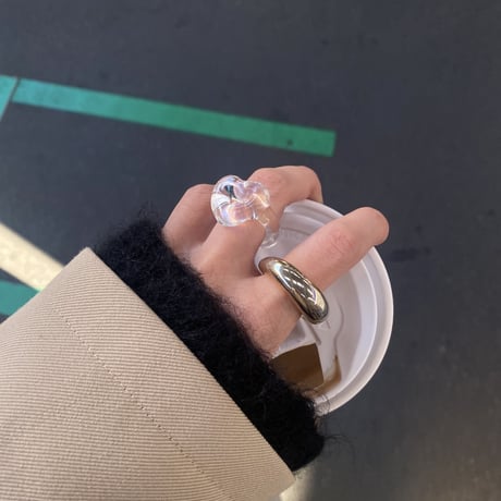 ho.clear glass heart ring