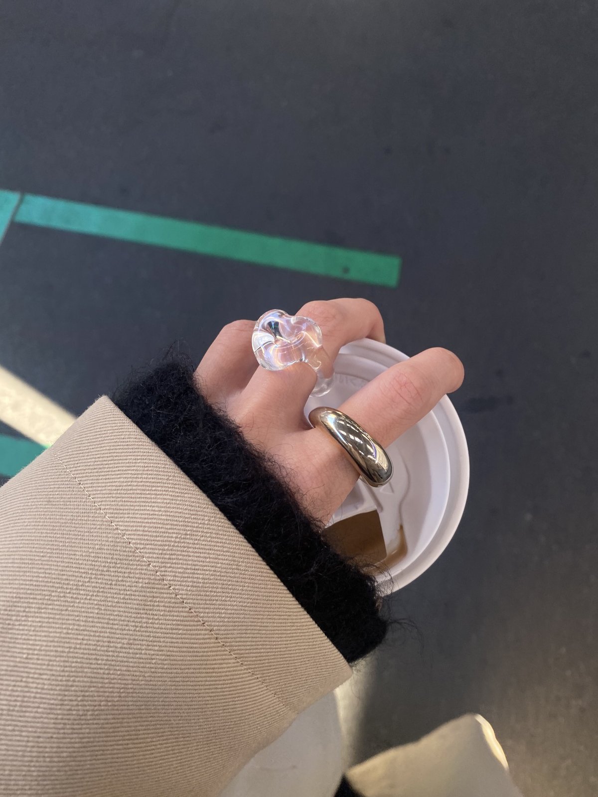 ho.clear glass heart ring