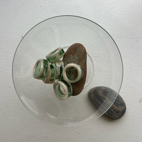 window glass ring green
