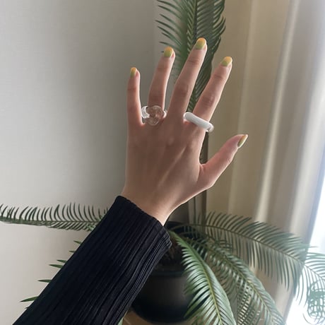 ho.clear glass heart ring