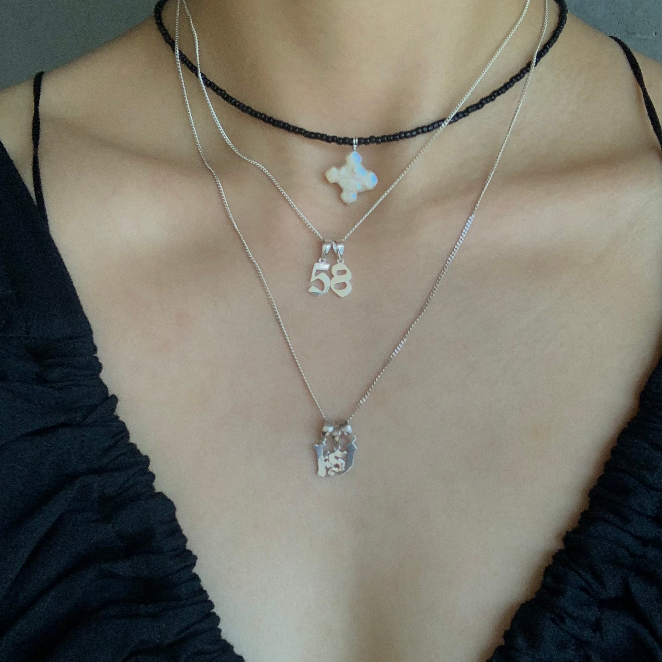 yurika akutsu　tos initials necklace　a セット販売】tos initials necklace(数字チャーム) | LIW Co.,