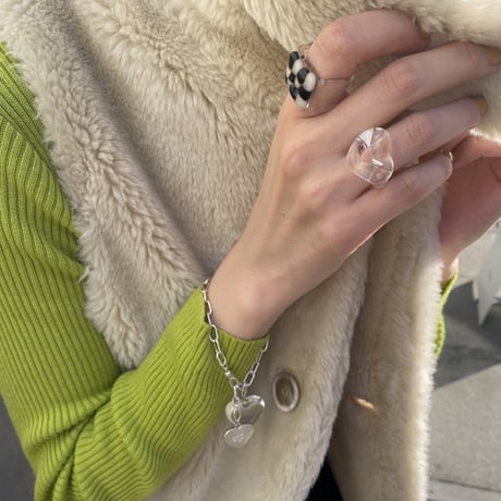 ho.clear glass heart ring