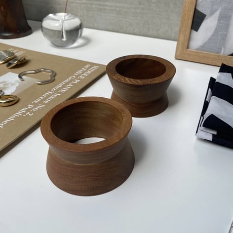 dent wood bangle / brown