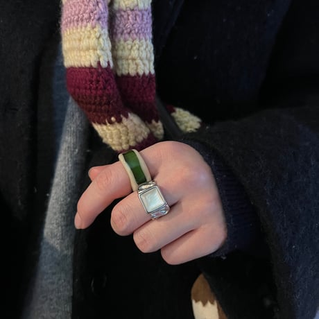 window glass ring green