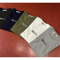 【SKREWZONE】SCRIPT LOGO TEE