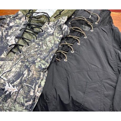 【SKREWZONE】×UNFRM NY TYPEWRITER PANEL MESH DECK PARKA