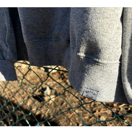 【SKREWZONE】×SAMUEL RADIO CASSETTE CREW KNECK SWEAT