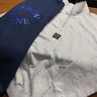 【SKREWZONE】HALF ZIP DIAMOND LOGO PRINT SWEAT