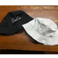 【SKREWZONE】SCRIPT LOGO BUCKET HAT