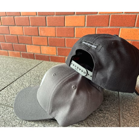 【SKREWZONE】RUBBER TAG BOX LOGO CAP