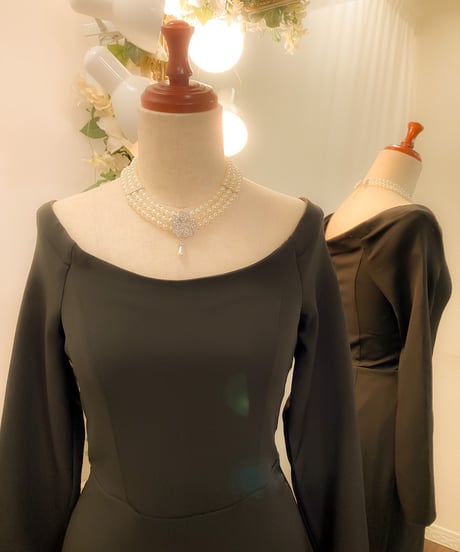 オフショルダー ロングスリーブドレス　ブラック　M,MLサイズ