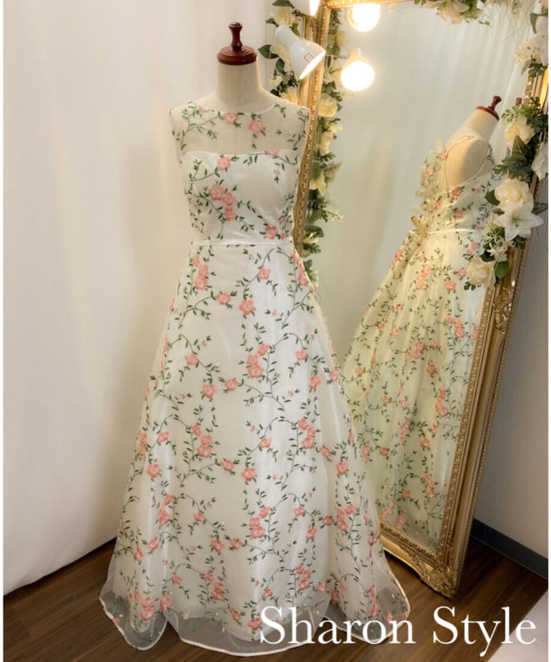 マルチカラー 花柄刺繍ドレス ホワイト | Sharon Style Online マルチカラー 花柄刺繍ドレス ホワイト | Sharon Style Online