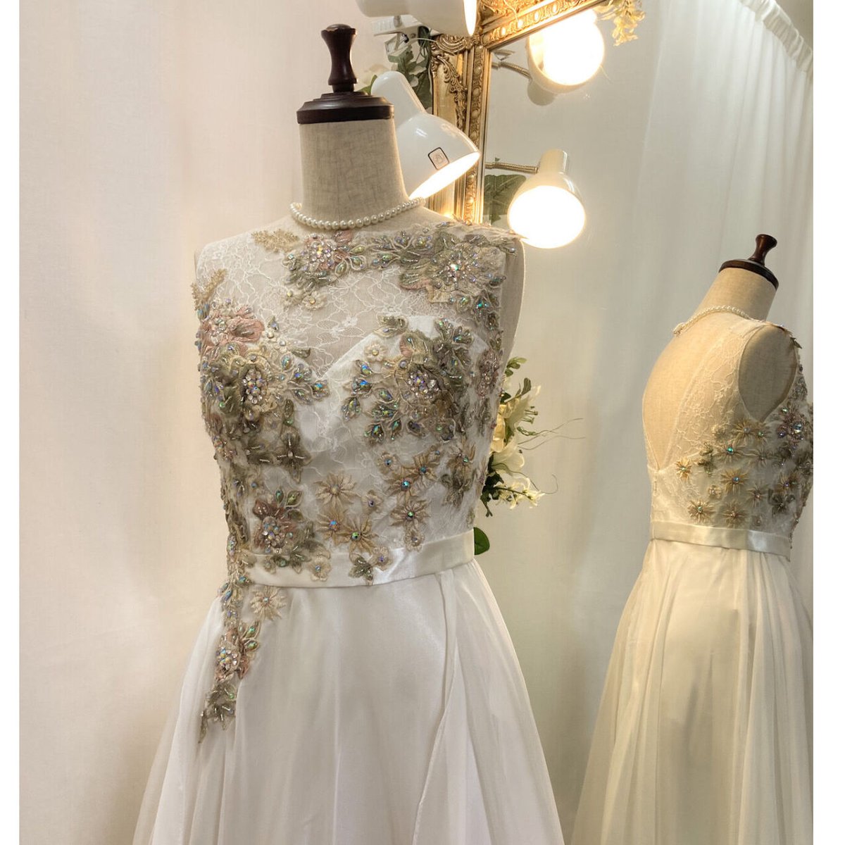 ヴィンテージ　ウエディングドレス　パーティードレス　花柄　シフォン　ホワイト　白 アンティーク風花柄刺繍アップリケ シフォンドレス ホワイト