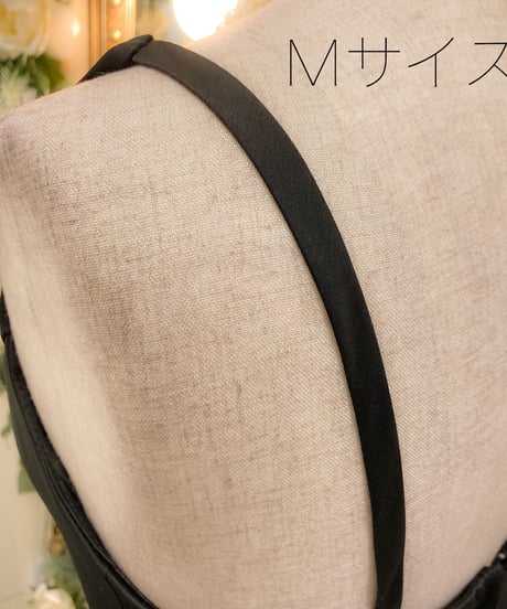 クラシックデザイン Aラインドレス　ブラック