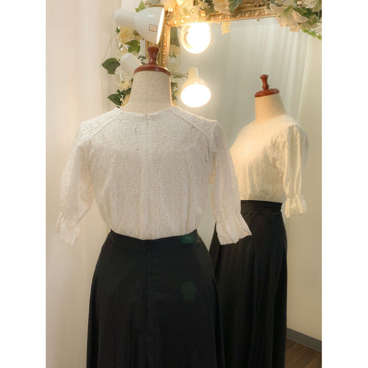 レトロ花柄 総レーストップス | Sharon Style Online Boutique