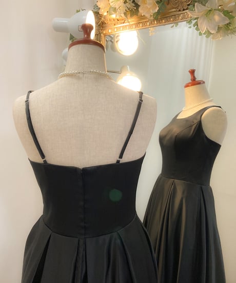 クラシックデザイン Aラインドレス　ブラック
