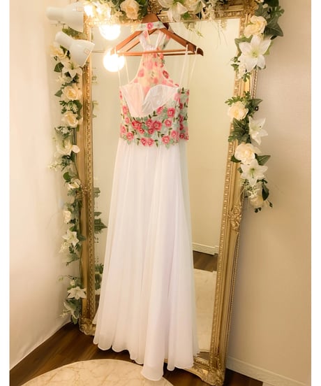 フラワー刺繍 ホルターネックドレス　ホワイト