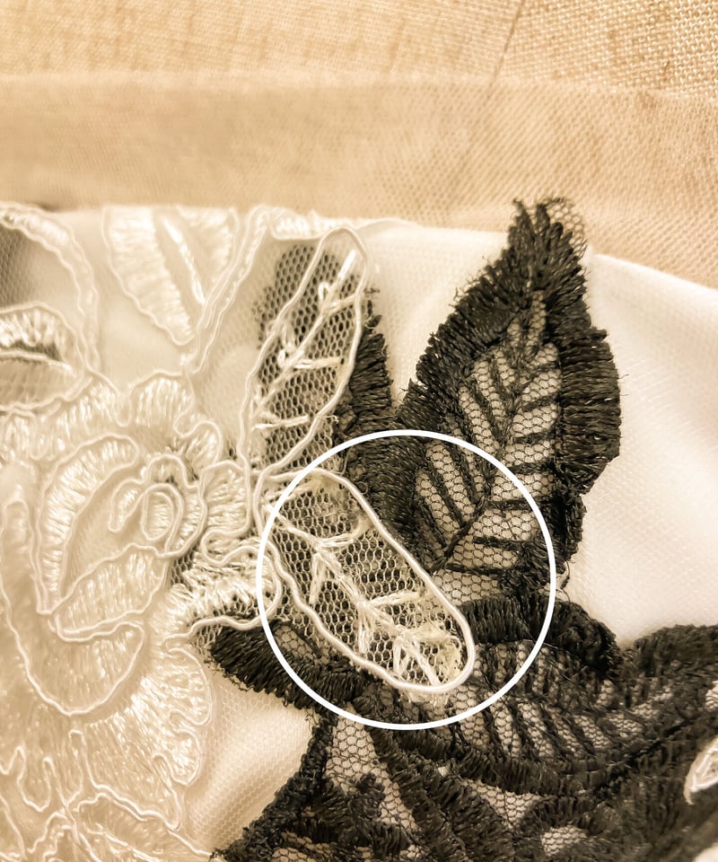 モノトーン刺繍ニュアンスチュールドレス ホワイト×ブラック モノトーン刺繍ニュアンスチュールドレス ホワイト×ブラック