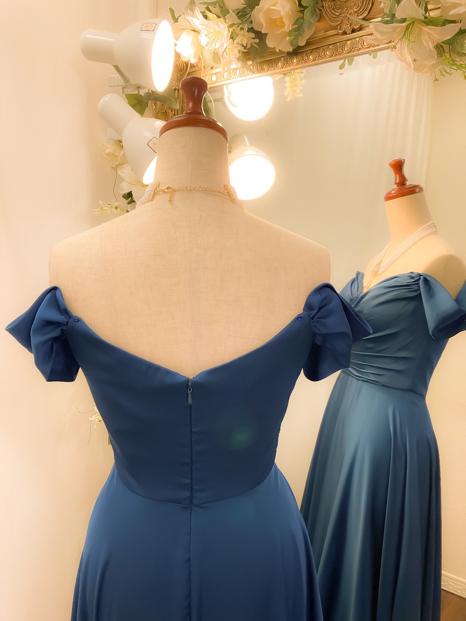 シルク風サテンオフショルダードレス サックスブルー | Sharon Style