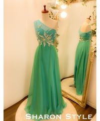 スパークルビジュー ワンショルダー チュールドレス　ブライトグリーン