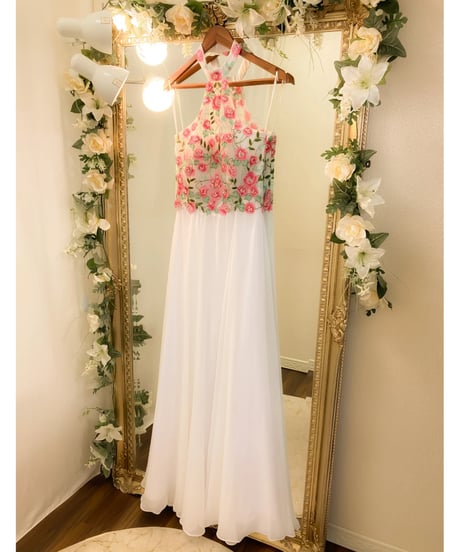 フラワー刺繍 ホルターネックドレス　ホワイト