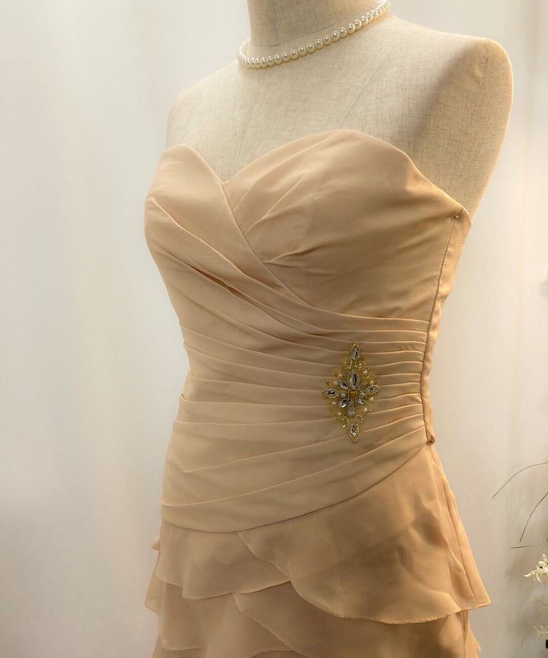 ペタルスタイル ラッフルドレス シャンパンベージュ | Sharon