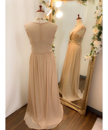 ADRIANNA PAPELL ペンタゴンネック シースルースリーブドレス　ベージュ