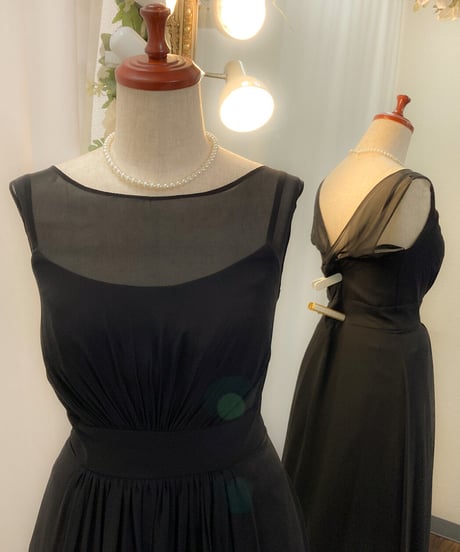 シンプルデザイン Aラインドレス (L,XLサイズ)　ブラック