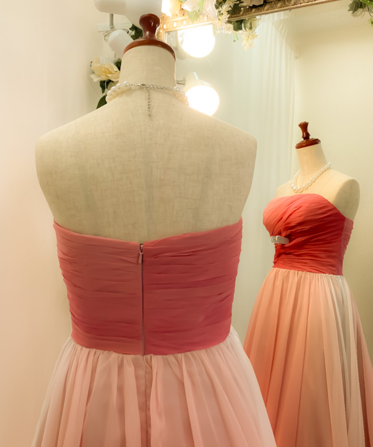 SARA フィットモデルドレス 赤グラデーションドレス　M サイズ SARA フィットモデルドレス 赤グラデーションドレス M サイズ