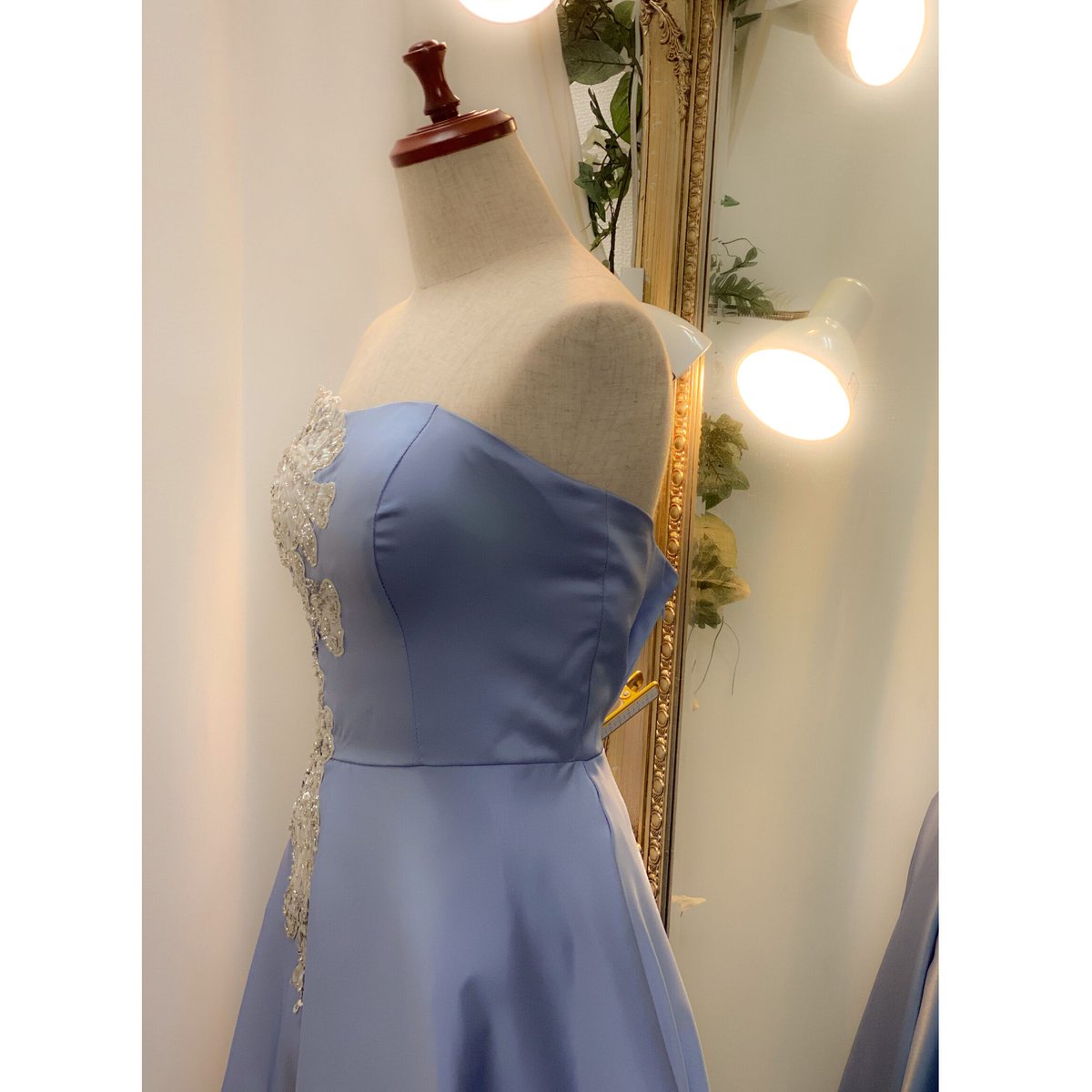 ■SELF PORTRAIT■ブライダル フラワーアップリケ サテンドレス 実例写真！カラードレス 鬱金色 オフショルダー 光沢サテン A