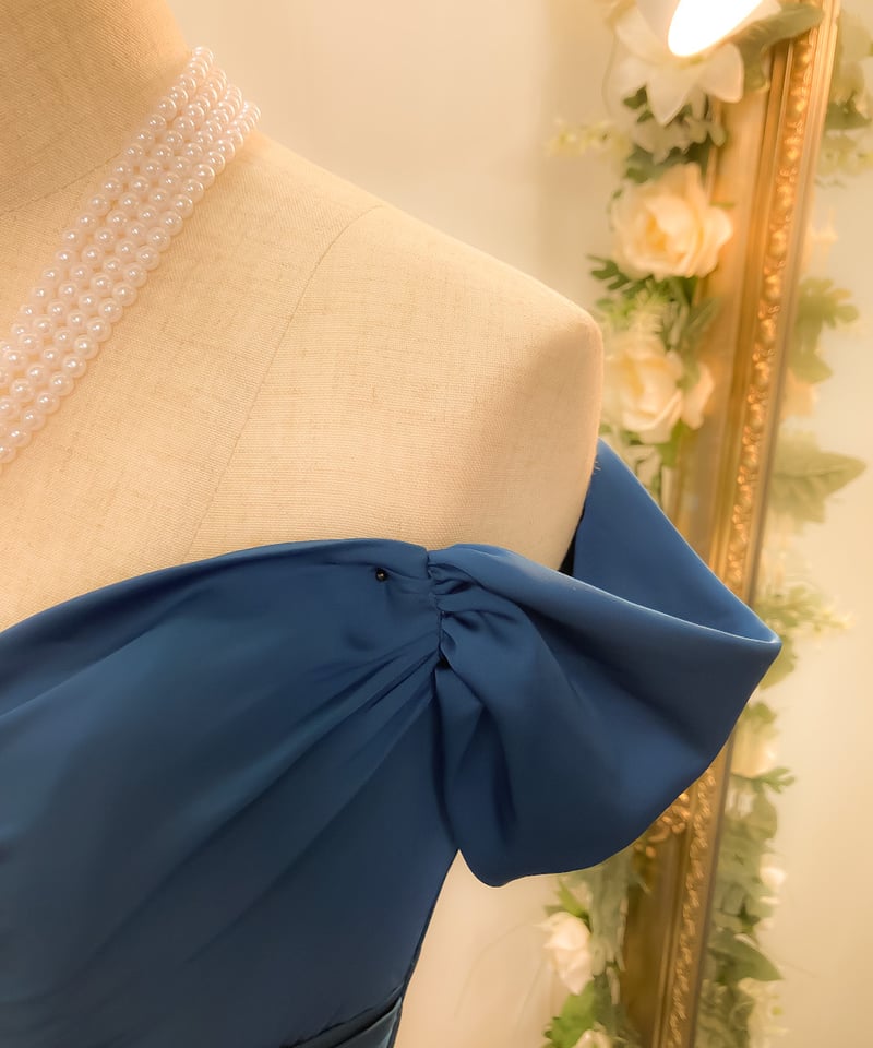 シルク風サテンオフショルダードレス サックスブルー | Sharon シルク風サテンオフショルダードレス サックスブルー | Sharon