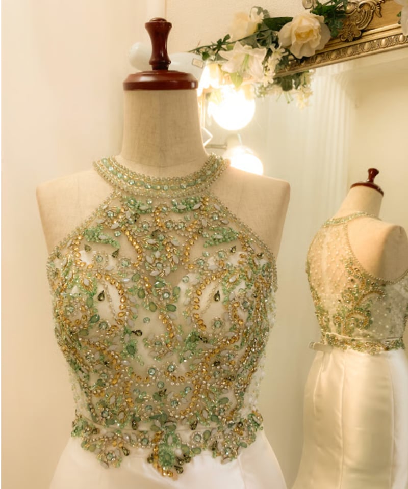 未使用傷あり☆エレガントなホワイトビーズ刺繍マーメイドドレス 未使用傷あり☆エレガントなホワイトビーズ刺繍マーメイドドレス