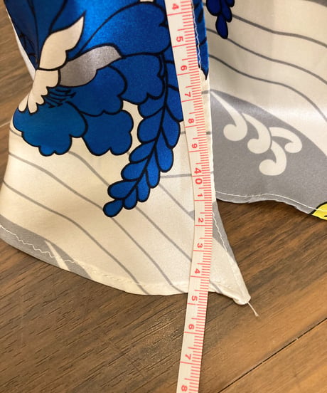 ホルターネック 個性的フラワープリントドレス