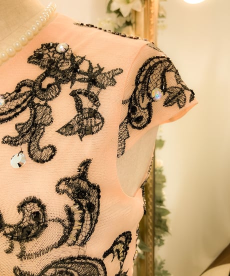 バロック風刺繍ショートスリーブドレス　ブラック　S-Mサイズ