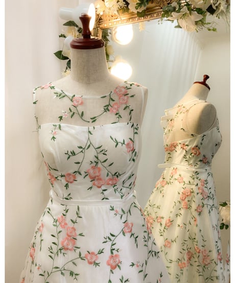 マルチカラー 花柄刺繍ドレス　ホワイト
