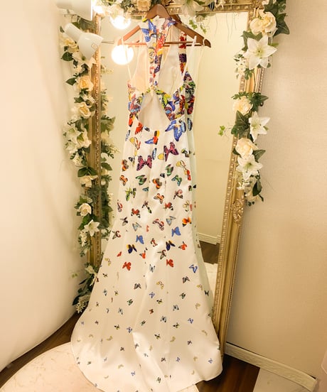 ホルター風 カラフルプリント サテンドレス ホワイト MLサイズ
