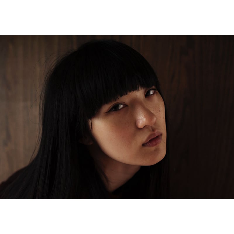 兎丸愛美×笠井爾示 写真集 羊水にみる光 アートブック 兎丸愛美×笠井爾示写真集『羊水にみる光』 | libroarte