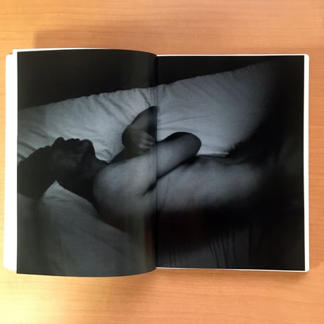 野村佐紀子写真集『GO WEST』 　（黒）