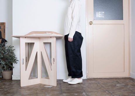 018 外羽根／ゆったり／dress ／ホワイト／23.0cm／経年品