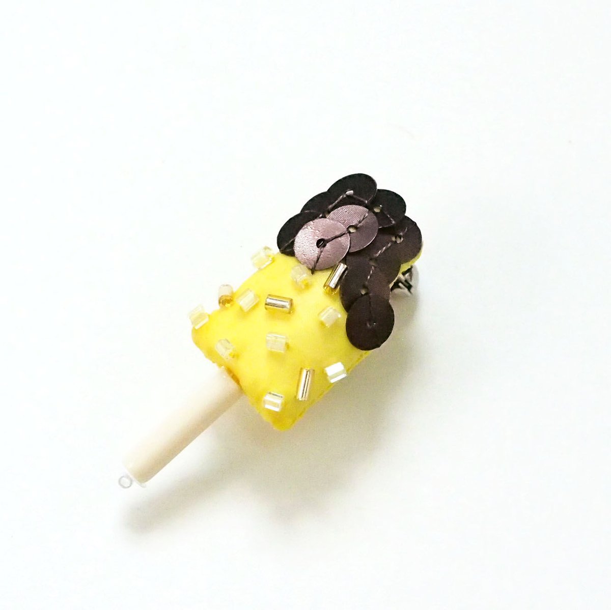 フランス刺繍　ポップキャンディー　アイスクリーム額装品 Miniature Ice Pop Brooch(yellow) | MONMANNEQUIN