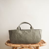 ＊受注制作＊【MILITARY TWILL】蓋付き丸トート　よこなが （モスグリーン）