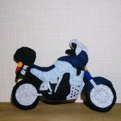 【ご注文品】フェルトのバイクブローチ（トランザルプ600VH）